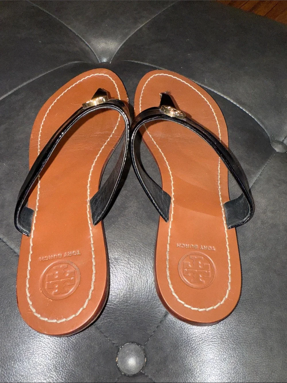 Tory Burch Black Patent Leather Thong Sandals with Gold Emblem Women's Size 9M